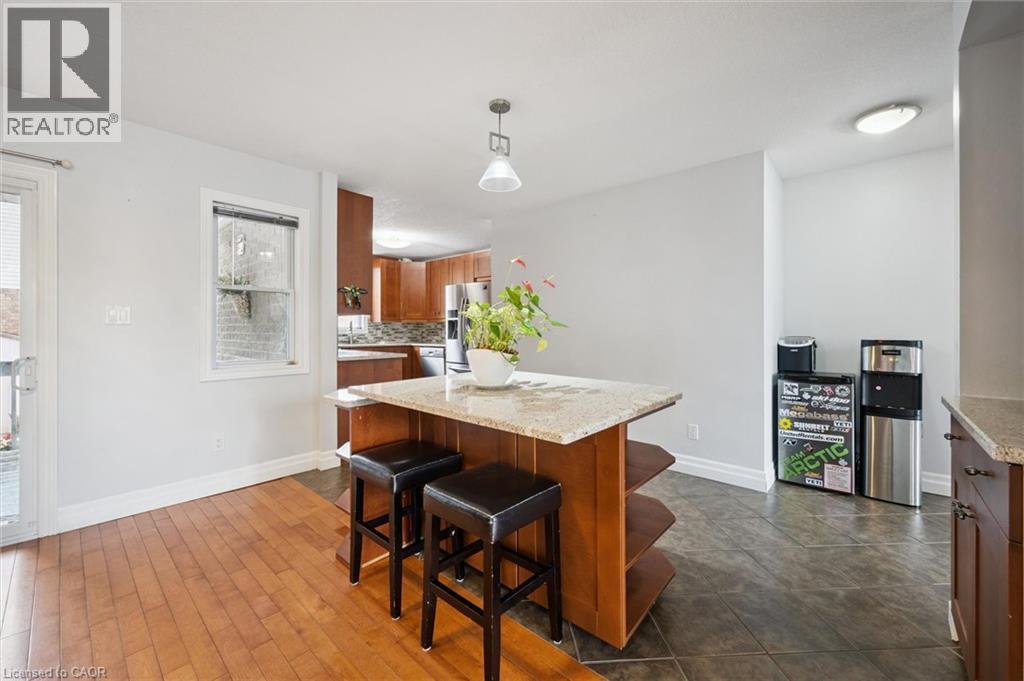 122 Grand River Boulevard, Kitchener, ON - Indoor