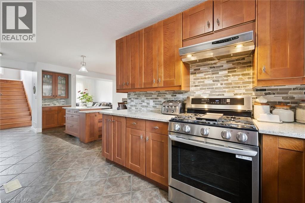 122 Grand River Boulevard, Kitchener, ON - Indoor Photo Showing Kitchen