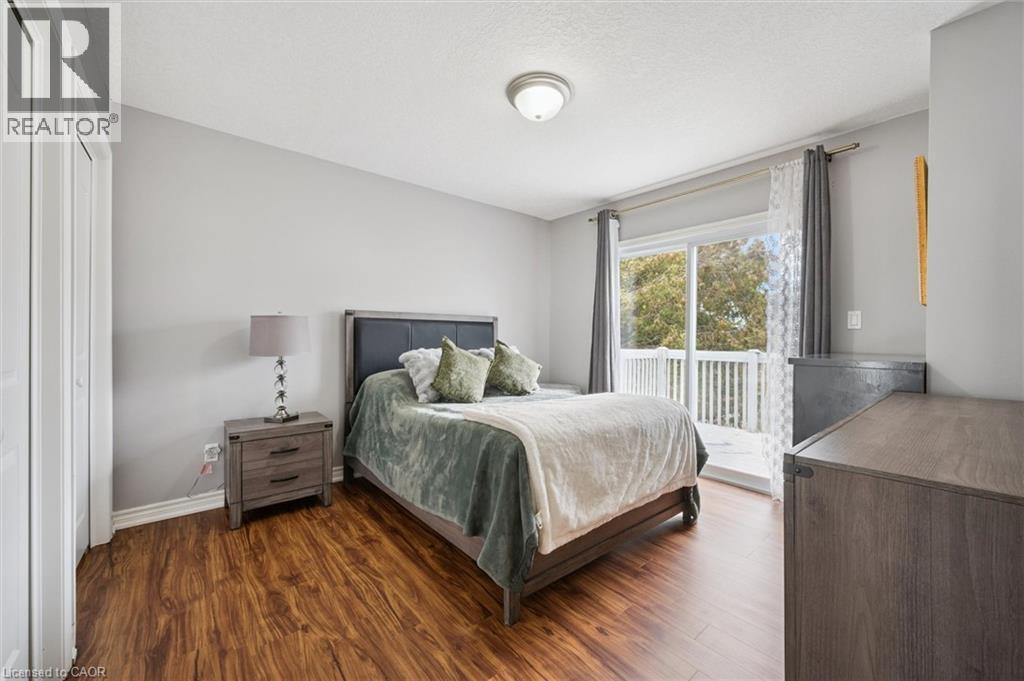122 Grand River Boulevard, Kitchener, ON - Indoor Photo Showing Bedroom