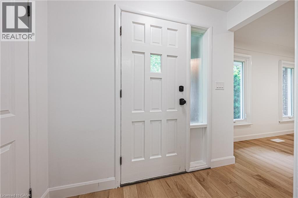 224 West 16Th Street, Hamilton, ON - Indoor Photo Showing Other Room