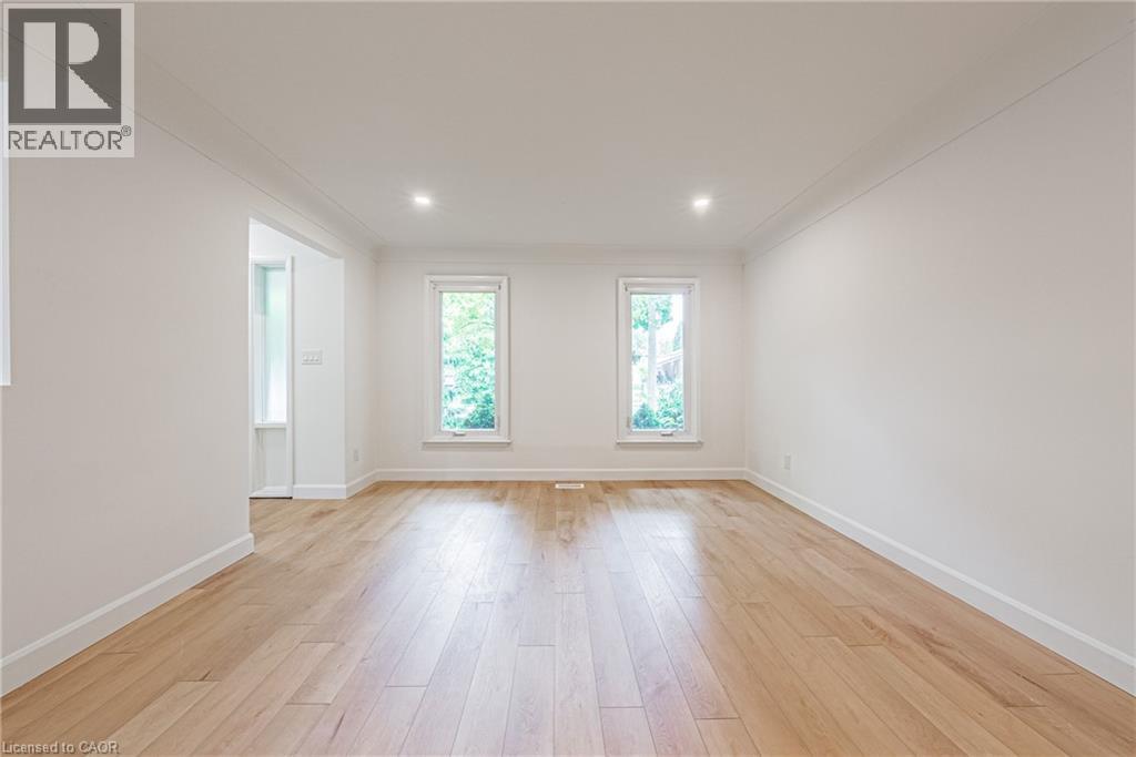 224 West 16Th Street, Hamilton, ON - Indoor Photo Showing Other Room