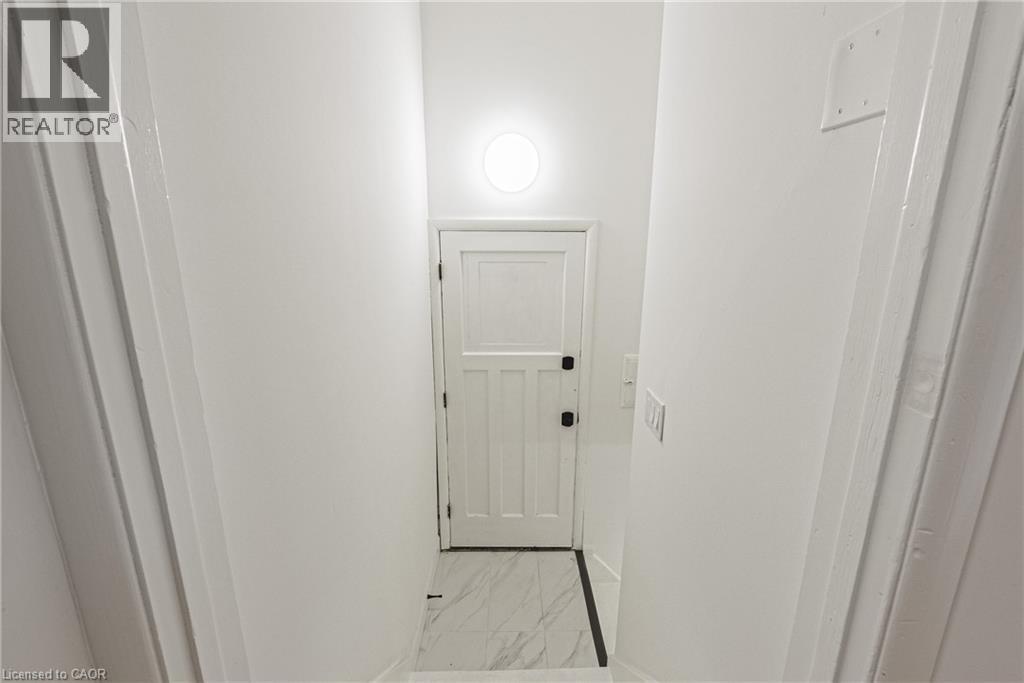 224 West 16Th Street, Hamilton, ON - Indoor Photo Showing Other Room