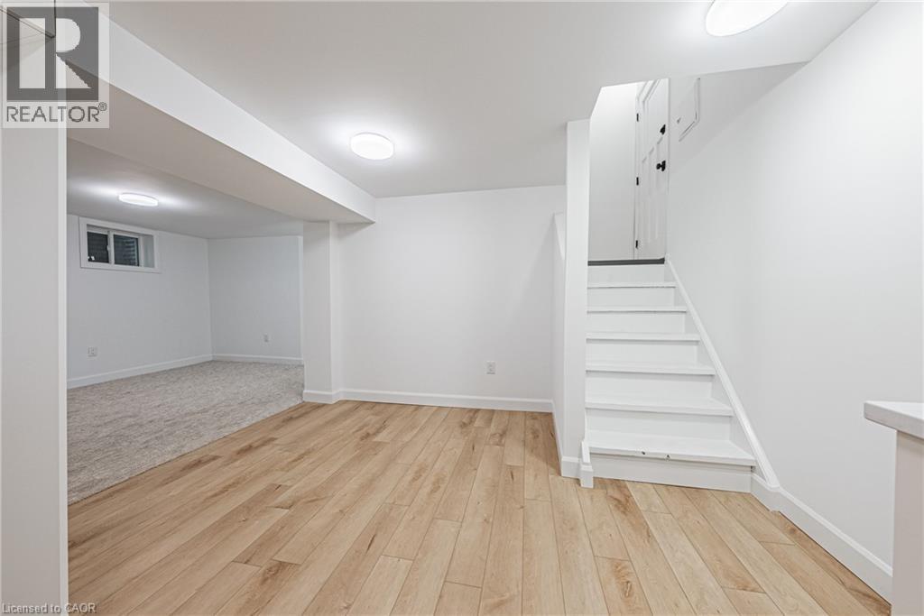 224 West 16Th Street, Hamilton, ON - Indoor Photo Showing Other Room