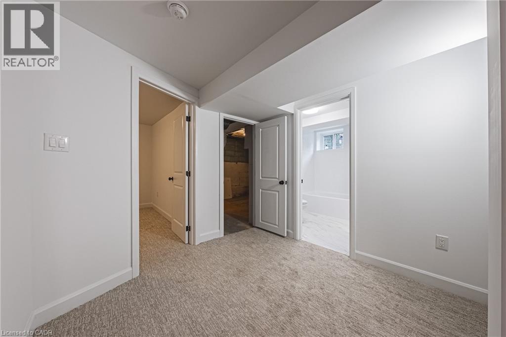 224 West 16Th Street, Hamilton, ON - Indoor Photo Showing Other Room