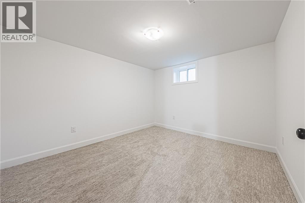 224 West 16Th Street, Hamilton, ON - Indoor Photo Showing Other Room