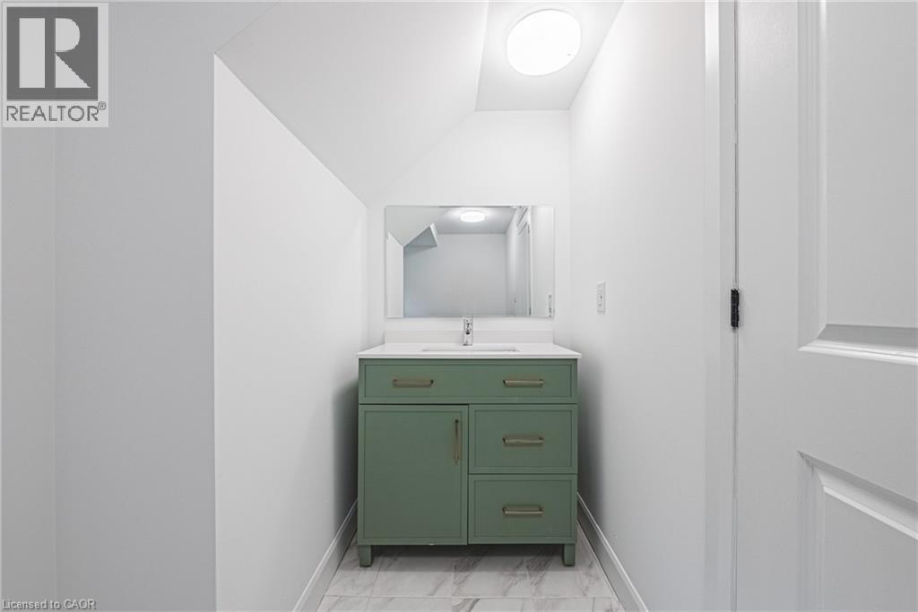 224 West 16Th Street, Hamilton, ON - Indoor