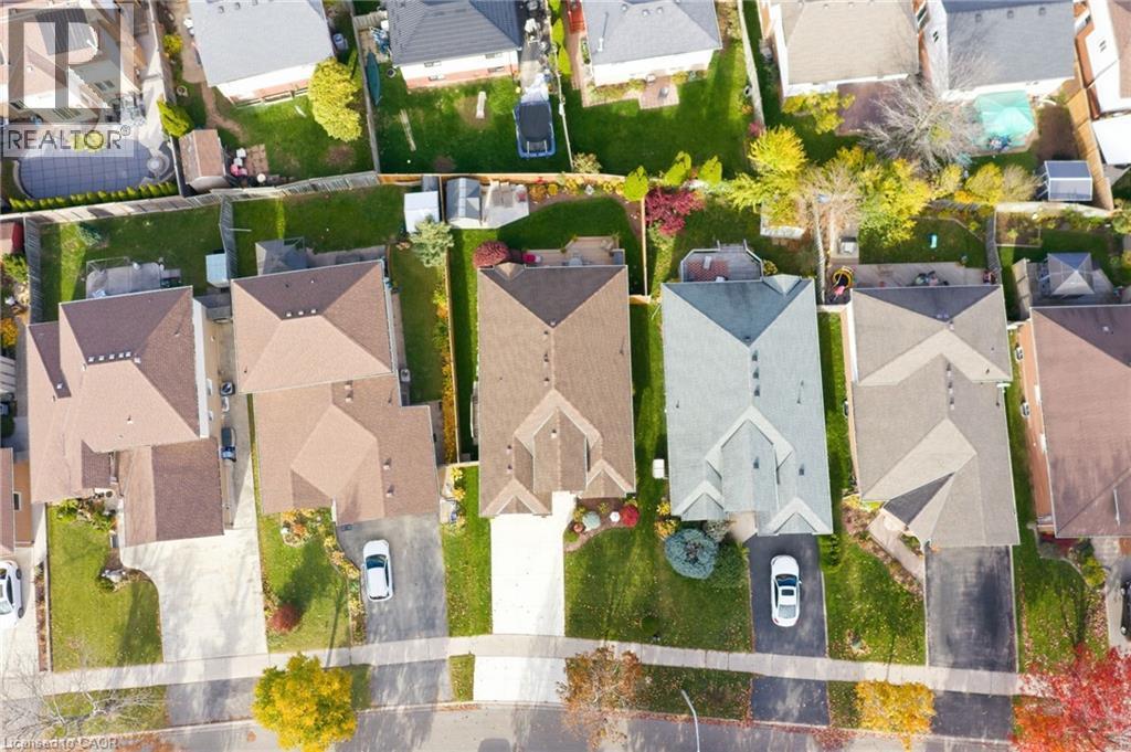 13 Colonial Crescent, Grimsby, ON - With View