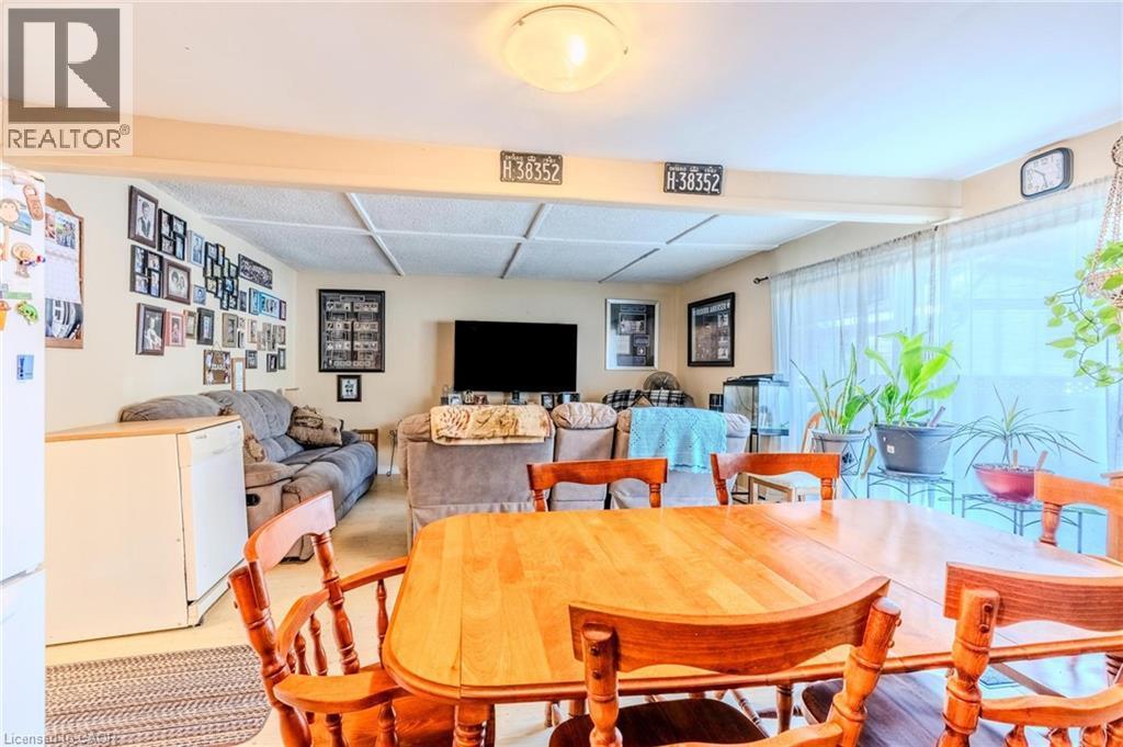 Dining area - 57 12Th Conc Road E Unit# 430, Flamborough, ON - Indoor Photo Showing Dining Room