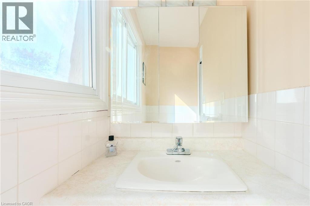 Master 2pc Bathroom - 57 12Th Conc Road E Unit# 430, Flamborough, ON - Indoor Photo Showing Bathroom