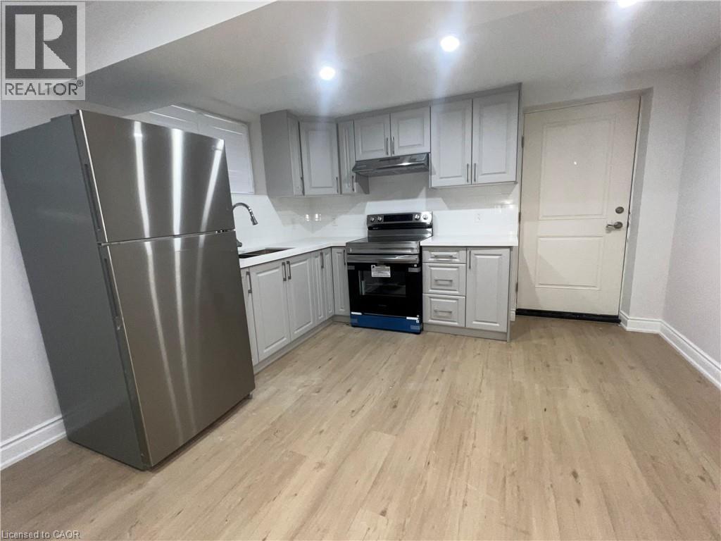 29 Bowman Crescent Unit# 2, Thorold, ON - Indoor Photo Showing Kitchen