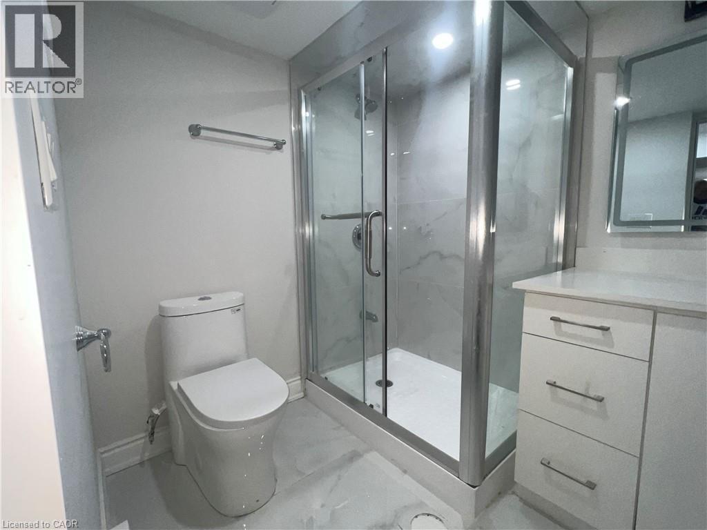 29 Bowman Crescent Unit# 2, Thorold, ON - Indoor Photo Showing Bathroom