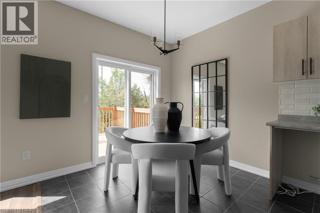 142 Willson Drive, Thorold, ON - Indoor Photo Showing Dining Room