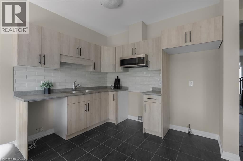 142 Willson Drive, Thorold, ON - Indoor Photo Showing Kitchen