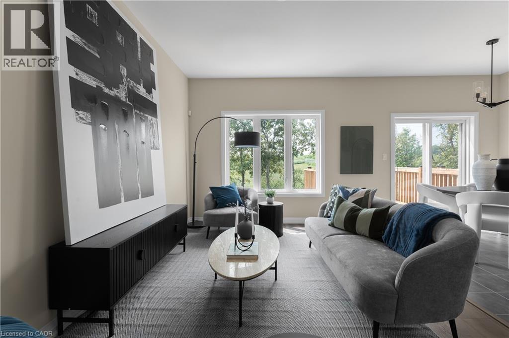 142 Willson Drive, Thorold, ON - Indoor Photo Showing Living Room