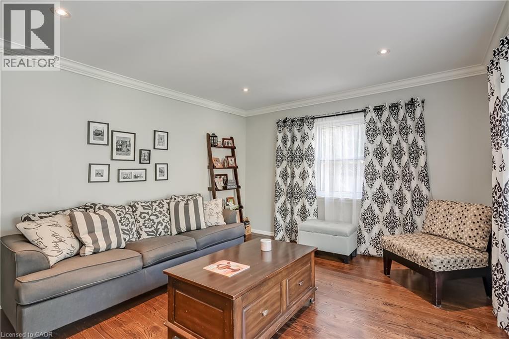 1153 Bellview Street, Burlington, ON - Indoor Photo Showing Living Room