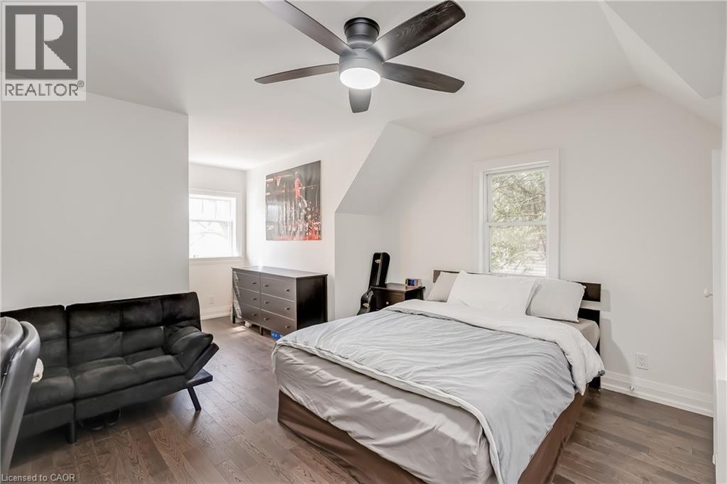 1153 Bellview Street, Burlington, ON - Indoor Photo Showing Bedroom