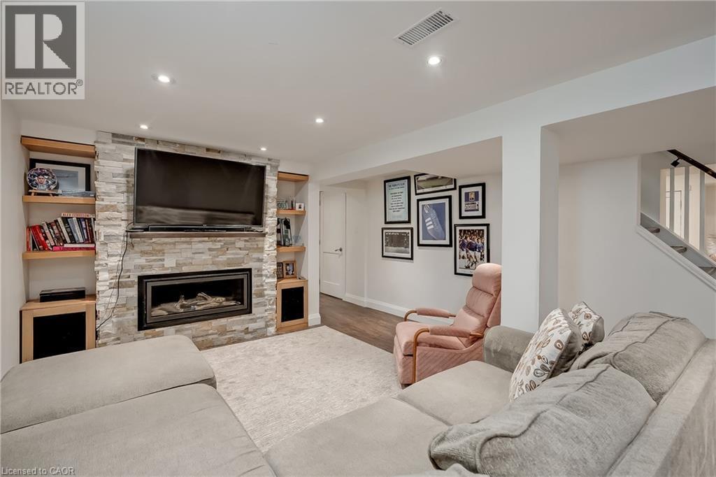1153 Bellview Street, Burlington, ON - Indoor Photo Showing Living Room With Fireplace