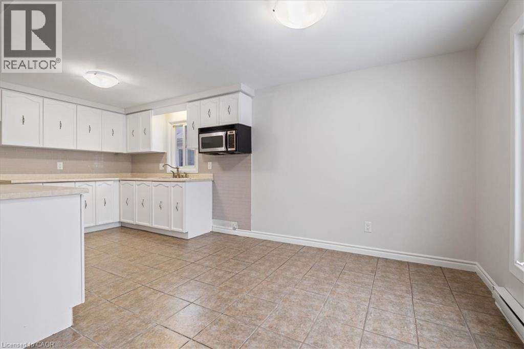 67 Old Carriage Drive, Kitchener, ON - Indoor Photo Showing Kitchen