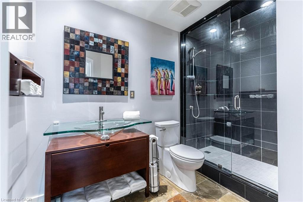 67 Caroline Street S Unit# 17C, Hamilton, ON - Indoor Photo Showing Bathroom