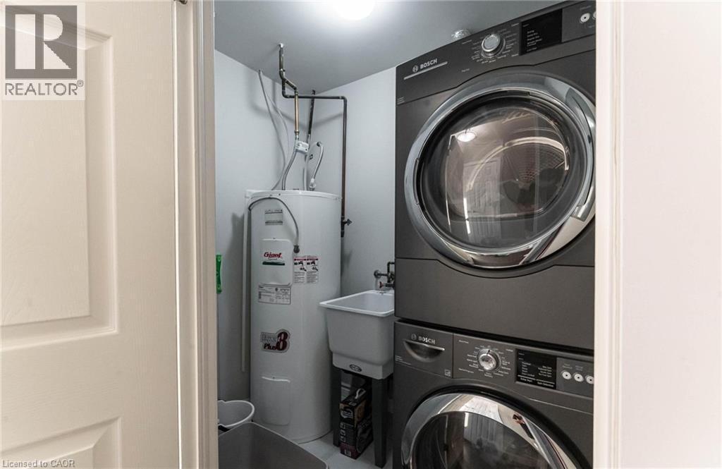 67 Caroline Street S Unit# 17C, Hamilton, ON - Indoor Photo Showing Laundry Room