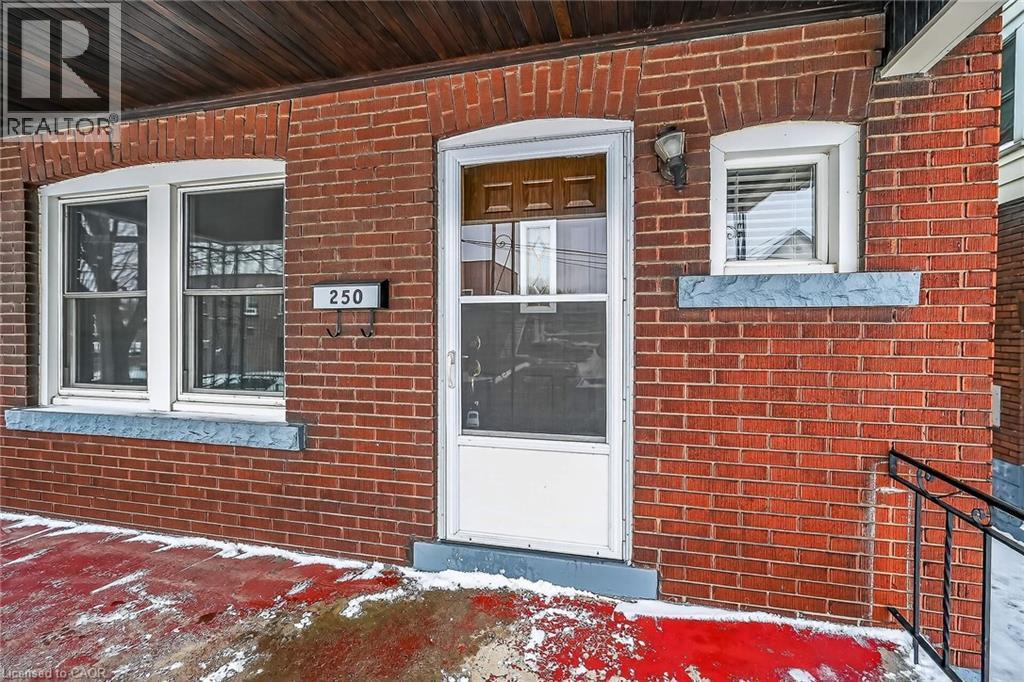 250 Glendale Avenue N, Hamilton, ON - Outdoor With Exterior