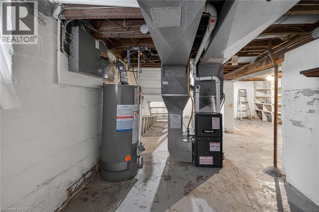 250 Glendale Avenue N, Hamilton, ON - Indoor Photo Showing Basement
