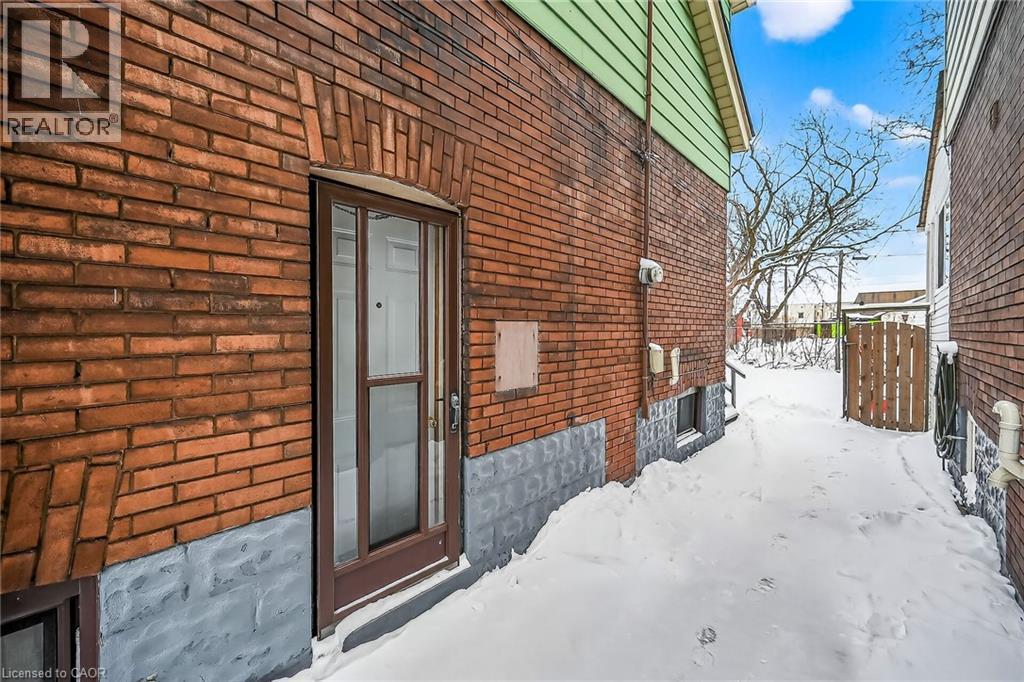 250 Glendale Avenue N, Hamilton, ON - Outdoor With Exterior