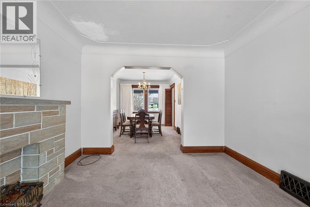 250 Glendale Avenue N, Hamilton, ON - Indoor Photo Showing Other Room