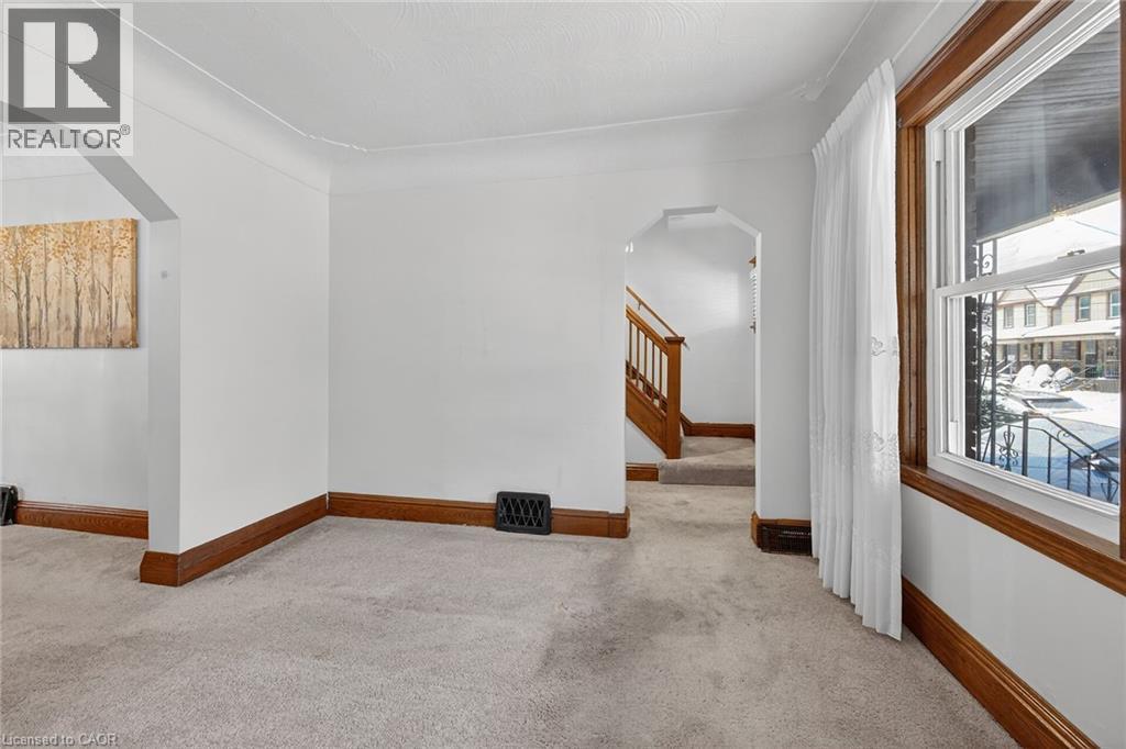 250 Glendale Avenue N, Hamilton, ON - Indoor Photo Showing Other Room