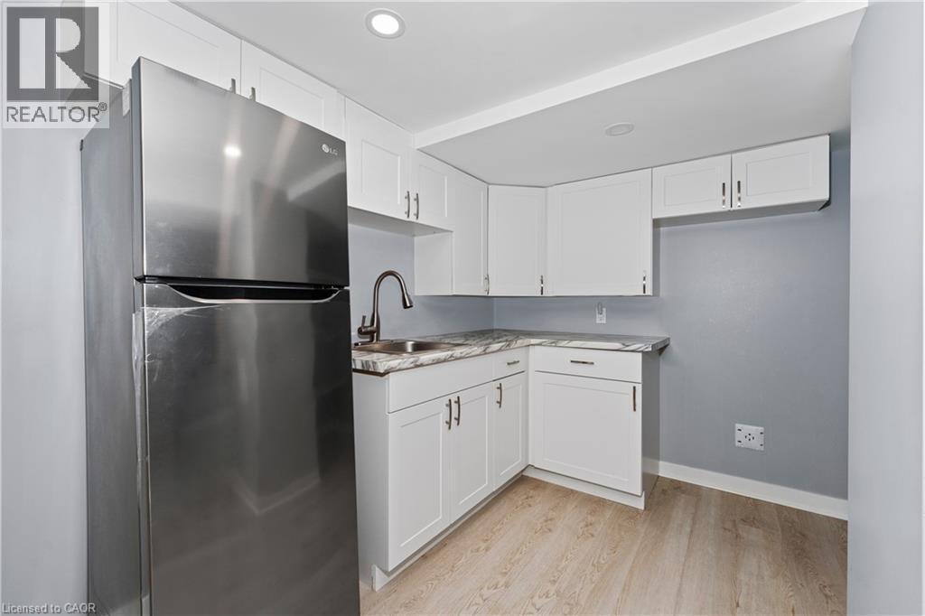 233 Normanhurst Avenue, Hamilton, ON - Indoor Photo Showing Kitchen