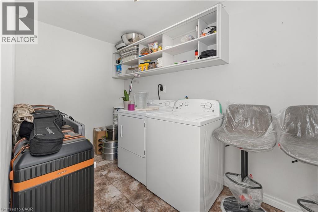 233 Normanhurst Avenue, Hamilton, ON - Indoor Photo Showing Laundry Room