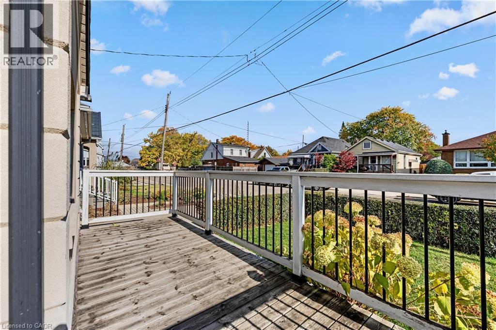 233 Normanhurst Avenue, Hamilton, ON - Outdoor With Deck Patio Veranda