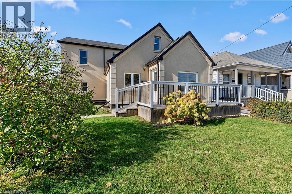 233 Normanhurst Avenue, Hamilton, ON - Outdoor With Deck Patio Veranda