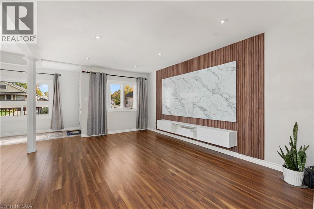 233 Normanhurst Avenue, Hamilton, ON - Indoor Photo Showing Other Room