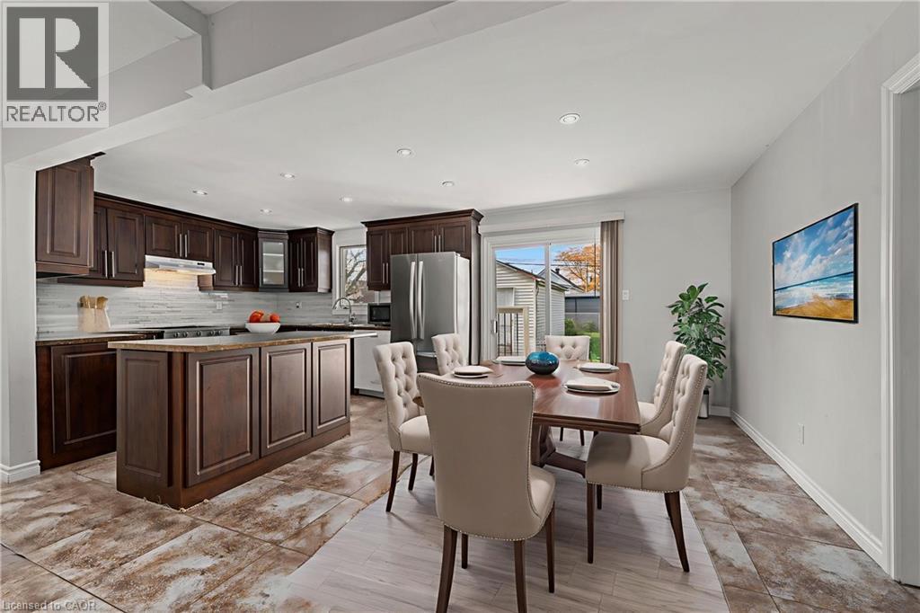 *VIRTUALLY STAGED - 233 Normanhurst Avenue, Hamilton, ON - Indoor