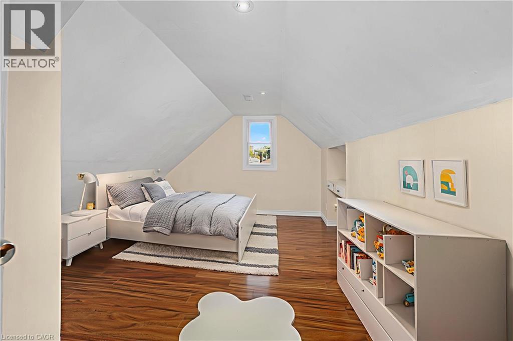 *VIRTUALLY STAGED - 233 Normanhurst Avenue, Hamilton, ON - Indoor Photo Showing Bedroom