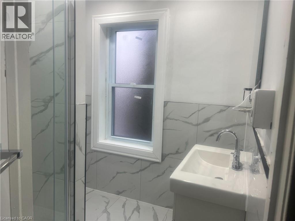 1434 King Street E, Cambridge, ON