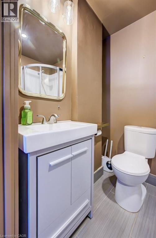 18 Shanley Street, Kitchener, ON - Indoor Photo Showing Bathroom