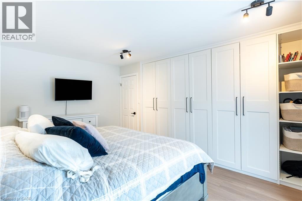 26 Rama Court, Hamilton, ON - Indoor Photo Showing Bedroom