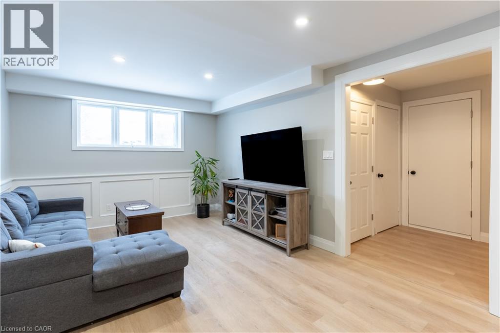 26 Rama Court, Hamilton, ON - Indoor