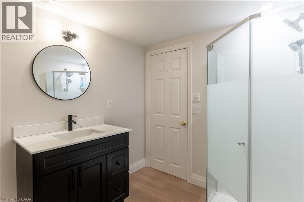 26 Rama Court, Hamilton, ON - Indoor Photo Showing Bathroom