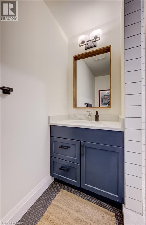 38 Euclid Avenue, Waterloo, ON - Indoor Photo Showing Bathroom
