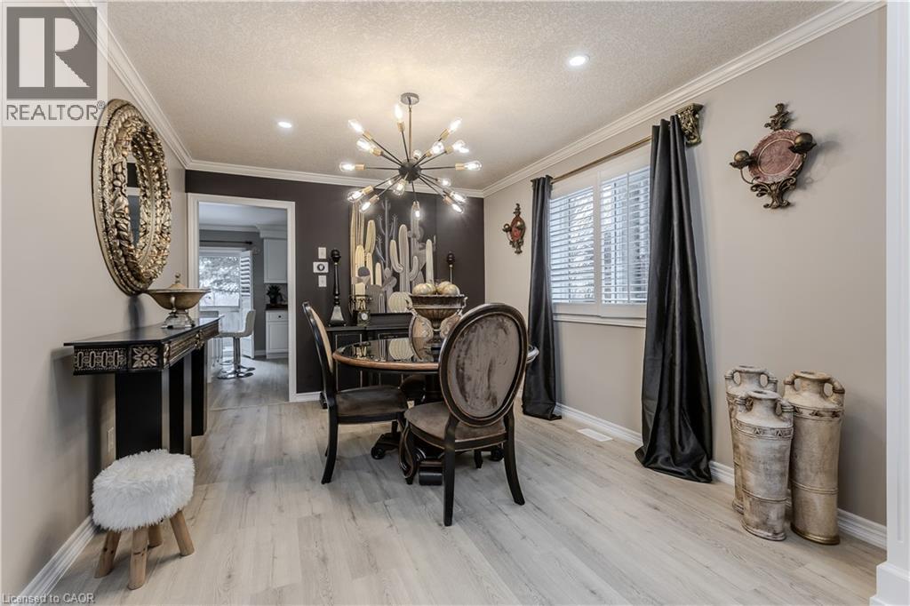 26 Grassyplain Drive, Mount Hope, ON - Indoor Photo Showing Dining Room