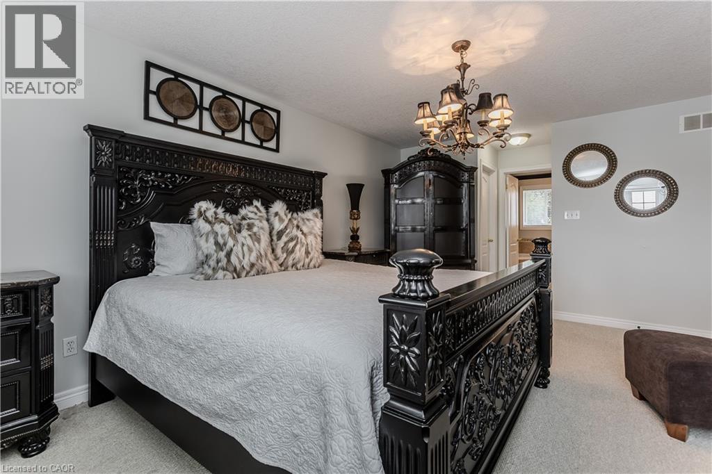 26 Grassyplain Drive, Mount Hope, ON - Indoor Photo Showing Bedroom