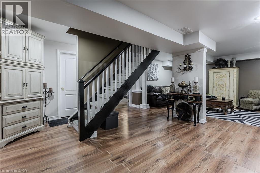26 Grassyplain Drive, Mount Hope, ON - Indoor Photo Showing Other Room
