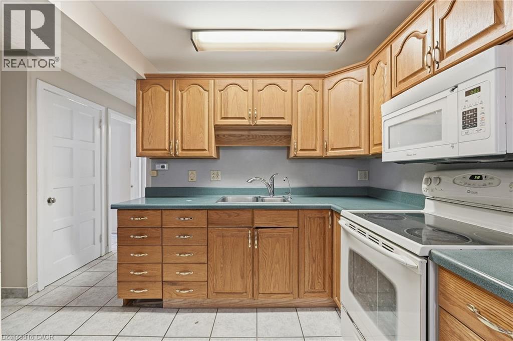 92 Gary Avenue, Hamilton, ON - Indoor Photo Showing Kitchen With Double Sink