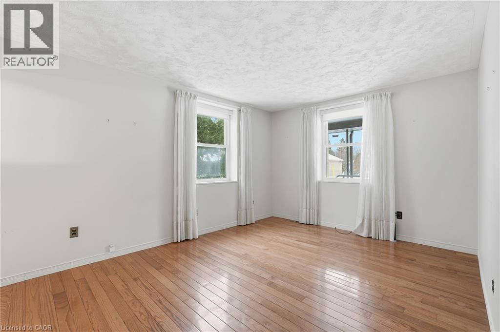 92 Gary Avenue, Hamilton, ON - Indoor Photo Showing Other Room