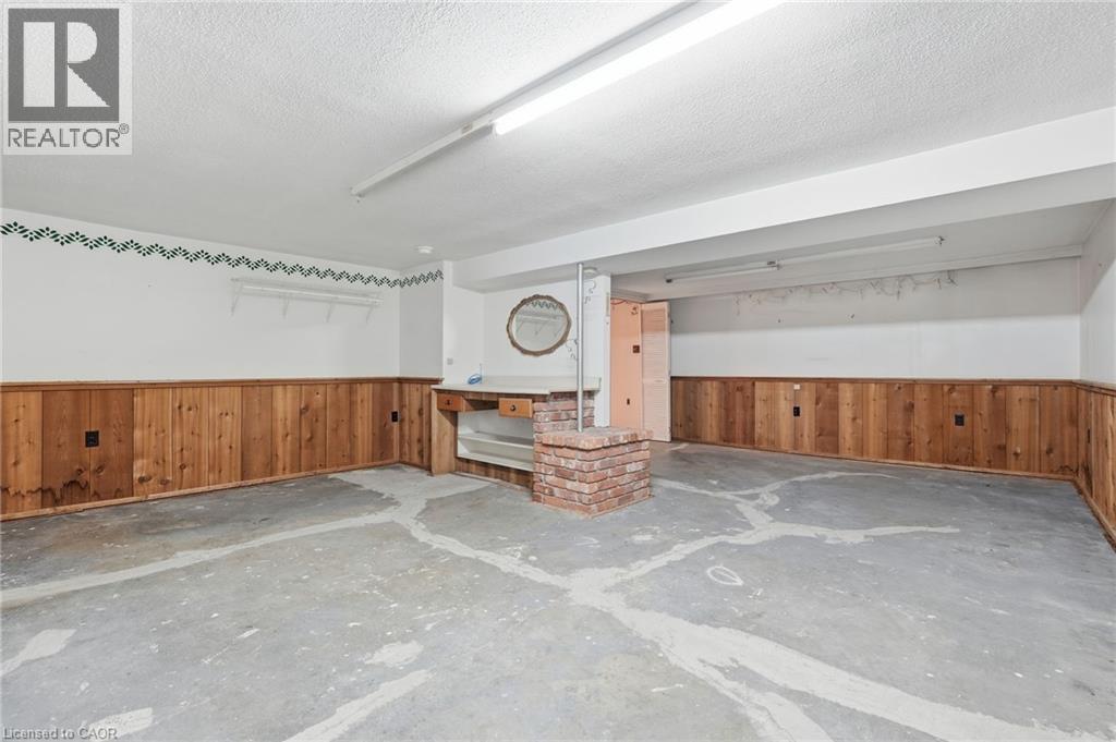 92 Gary Avenue, Hamilton, ON - Indoor Photo Showing Garage