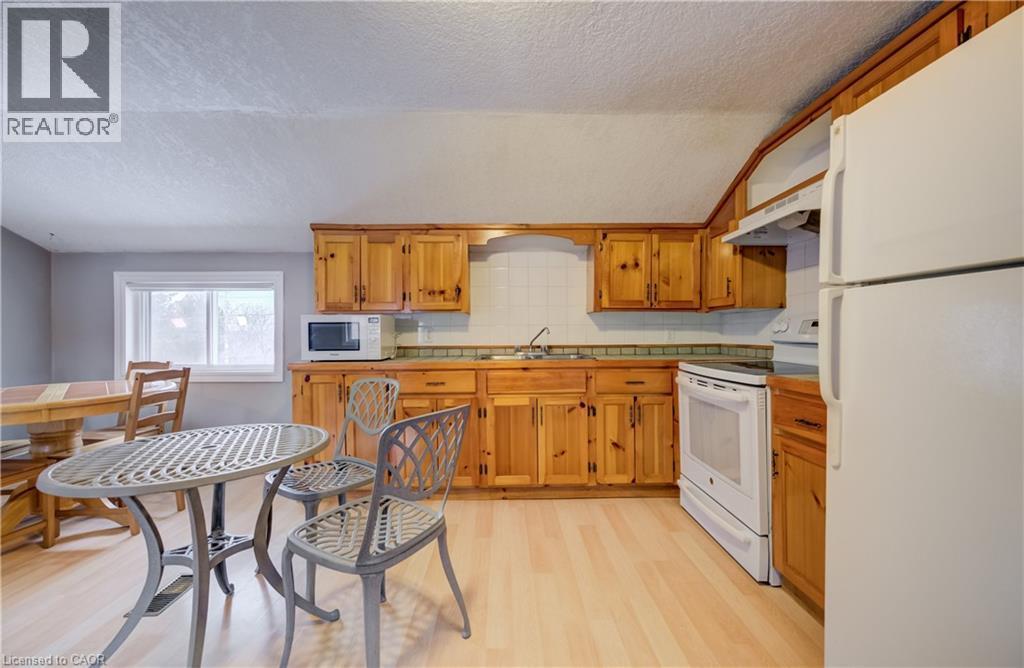 151 Courtland Avenue E, Kitchener, ON - Indoor