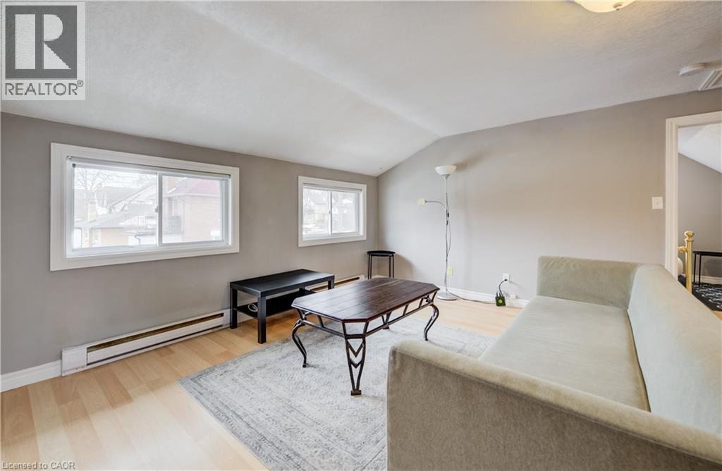 151 Courtland Avenue E, Kitchener, ON - Indoor